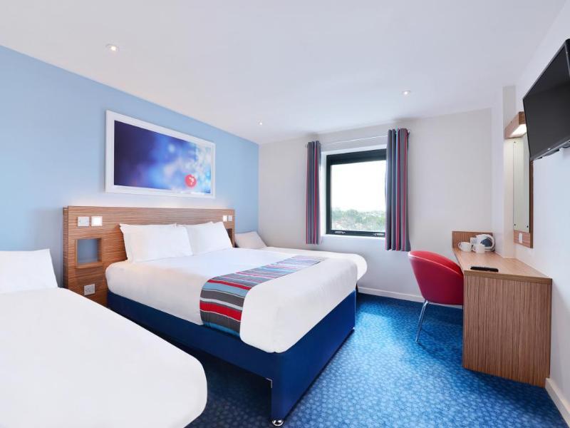 Travelodge London Hounslow Bagian luar foto