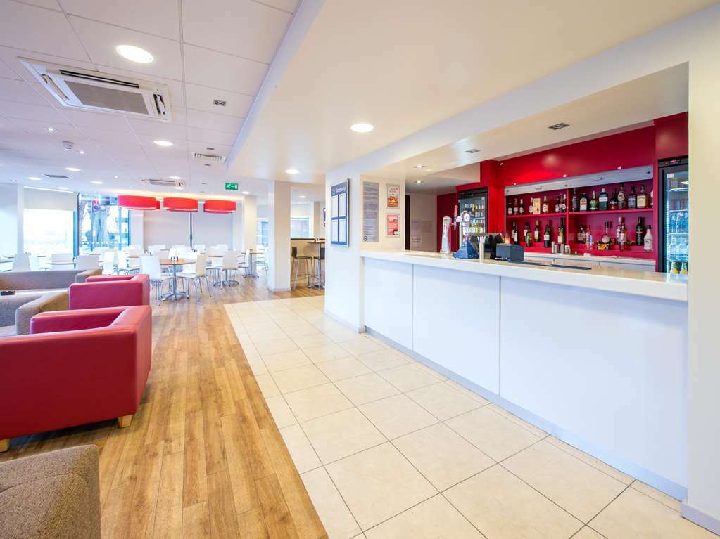 Travelodge London Hounslow Restoran foto